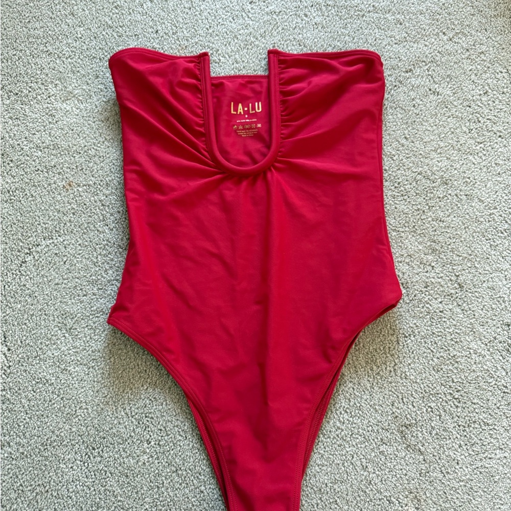 La-Lu Scarlet One Piece